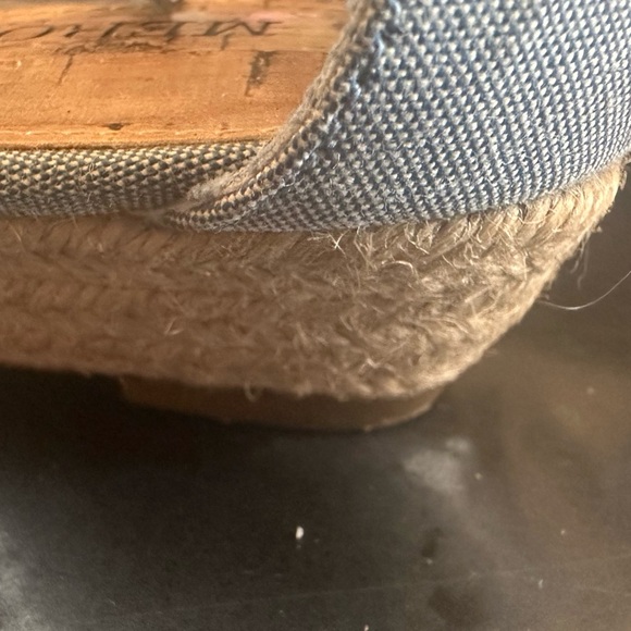 5/$20 2/$15 Bundle Of Two Pair Of Sandals Denim Blue & Black - Picture 10 of 12